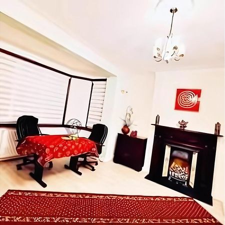 Beautiful Double En-Suite Room, Separate Entrance, Ilford, Central Line Gants Hill, Free Parking Eksteriør bilde