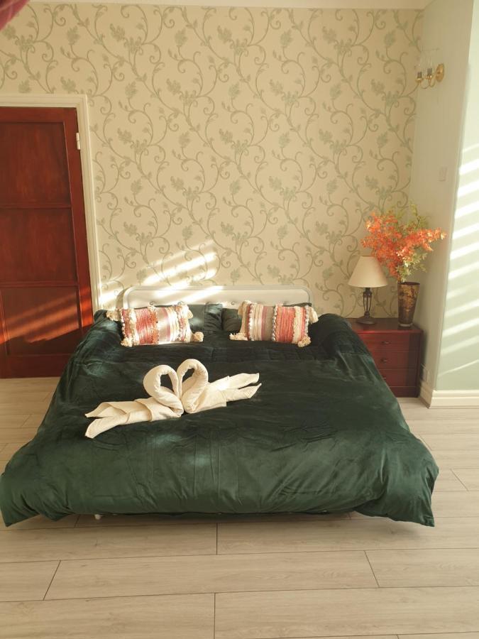 Beautiful Double En-Suite Room, Separate Entrance, Ilford, Central Line Gants Hill, Free Parking Eksteriør bilde
